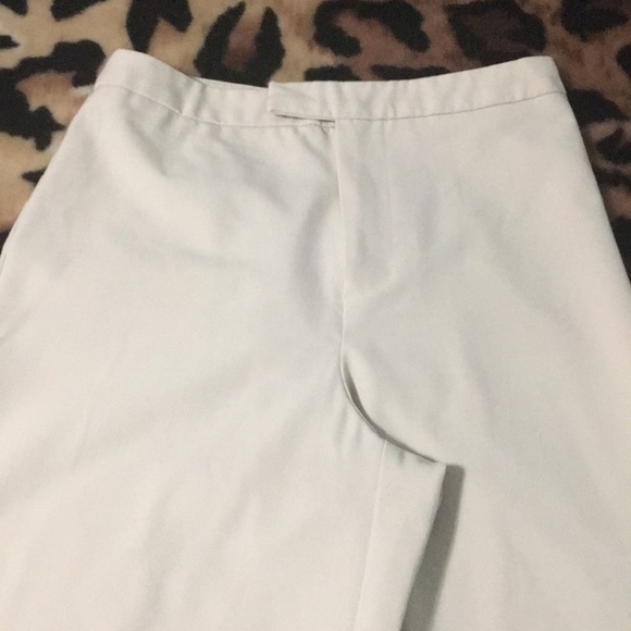 Gently used Jaclyn Smith slacks sz 6 in light tan - Picture 2 of 5